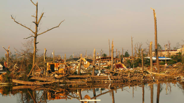 tuscaloosa-tornado-leead.jpg